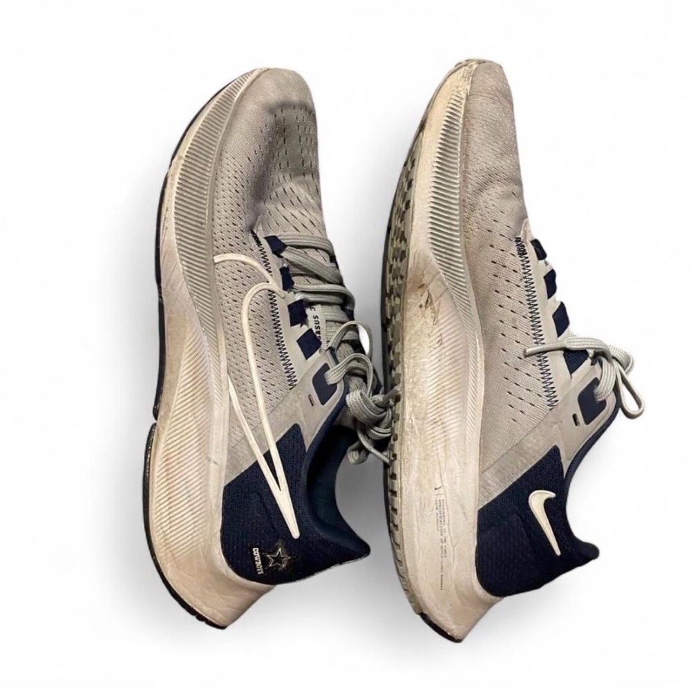 Nike Air Zoom Pegasus 38 NFL Dallas Cowboys Wolf Grey Navy DJ0822-001 - Picture 5 of 6